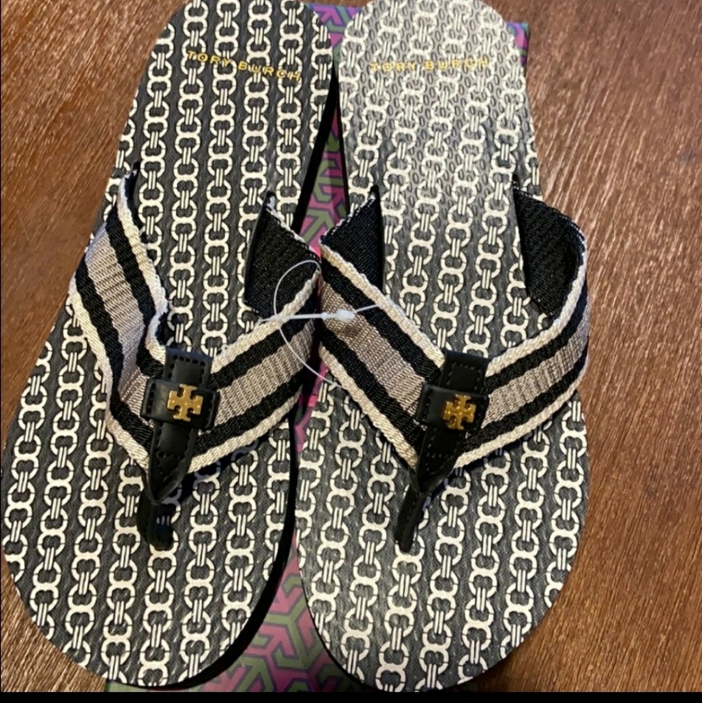 Tory Burch flip-flops size 7 Gemini link thin NIB